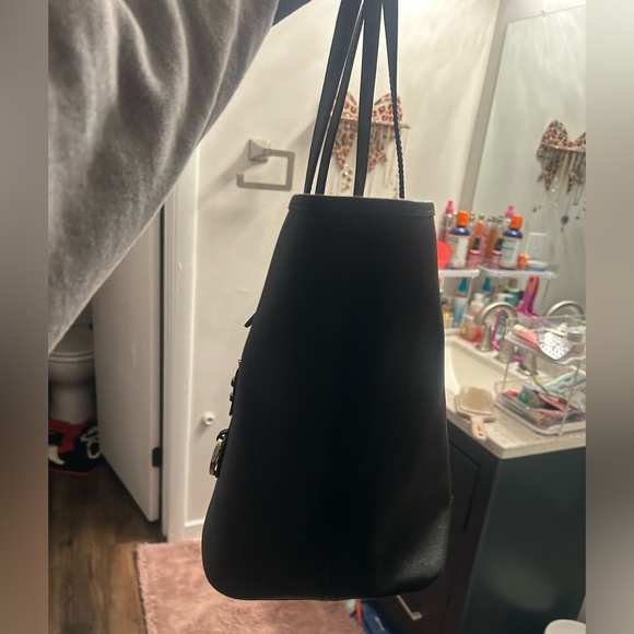 Quinn Large Pebbled Leather tote bag Michael Kors Black Tote with Gold Accents - Picture 6 of 7